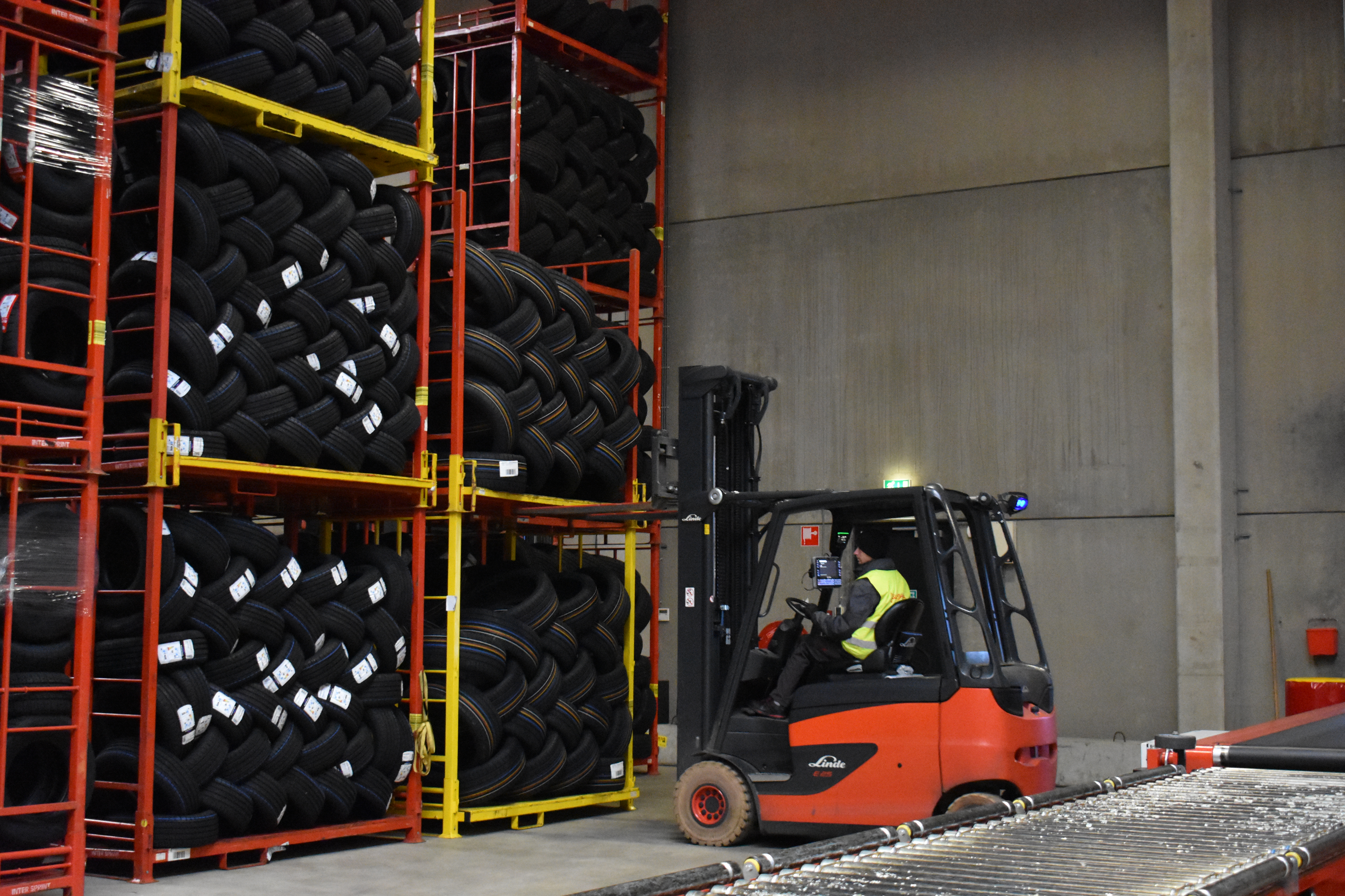 Forklift and reachtruck driver